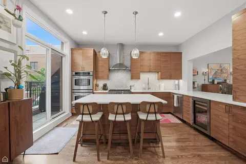Kitchen - 1145 W Monroe St, Chicago, IL 60607 photo 1 of 5