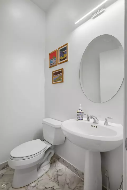 Bath - 1145 W Monroe St, Chicago, IL 60607 photo 1 of 9