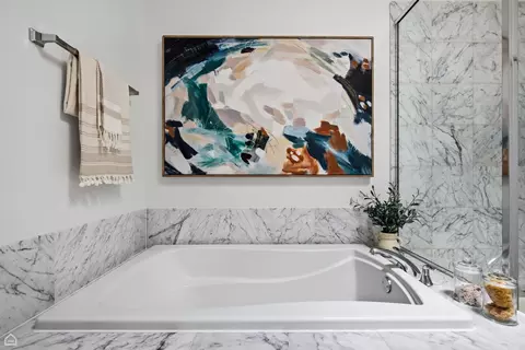 Bath - 1145 W Monroe St, Chicago, IL 60607 photo 3 of 9