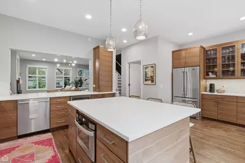 Kitchen - 1145 W Monroe St, Chicago, IL 60607 photo 4 of 5