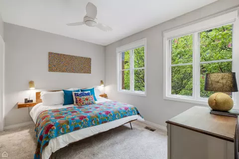 Bedroom - 1145 W Monroe St, Chicago, IL 60607 photo 3 of 7