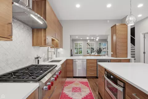 Kitchen - 1145 W Monroe St, Chicago, IL 60607 photo 2 of 5