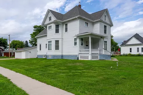 602 7th St, Durant, IA 52747