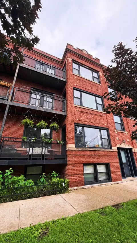 4655 N Spaulding Ave #2, Chicago, IL 60625