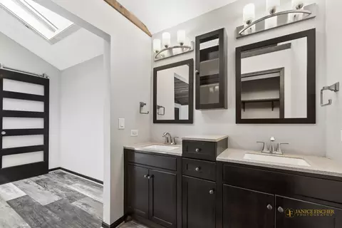 Bath - 1803 Cassandra Ln, Mchenry, IL 60051 photo 2 of 3