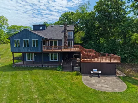 Exterior - 1803 Cassandra Ln, Mchenry, IL 60051 photo 3 of 7