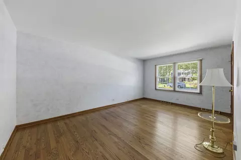 Living - Undisclosed, Wheaton, IL 60189 photo 7 of 7
