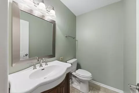 Bath - Undisclosed, Wheaton, IL 60189 photo 1 of 3