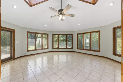 Living - Undisclosed, Wheaton, IL 60189 photo 6 of 7