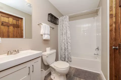 Bath - 3122 Eagle Creek Dr, Bloomington, IL 61704 photo 5 of 5