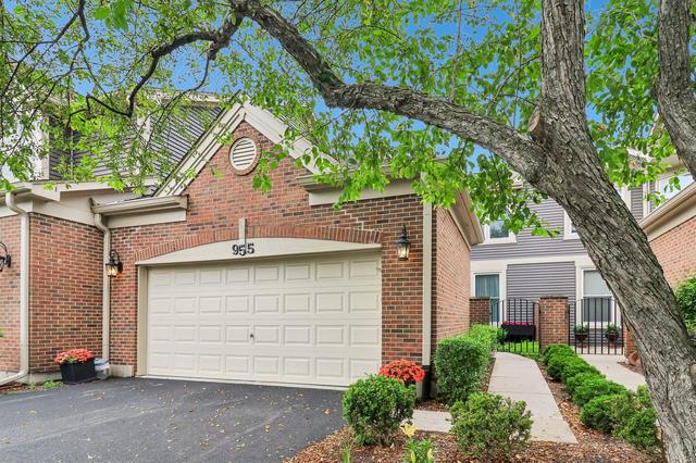 955 Heathrow Ln, Naperville, IL 60540