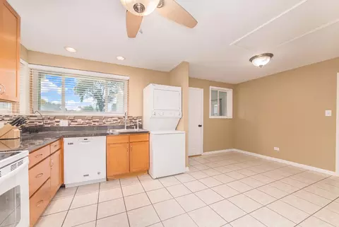 Kitchen - 839 E Thacker St, Des Plaines, IL 60016 photo 3 of 3