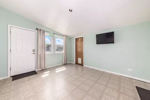 Other - 839 E Thacker St, Des Plaines, IL 60016 photo 2 of 3