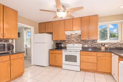 Kitchen - 839 E Thacker St, Des Plaines, IL 60016 photo 2 of 3