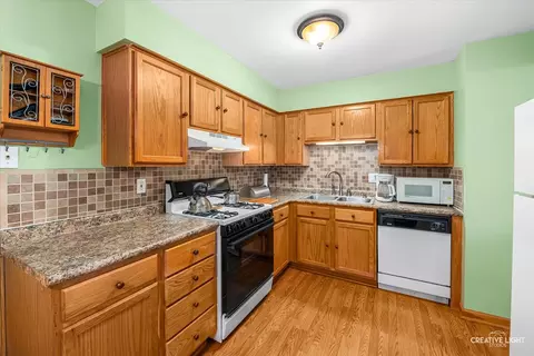 Kitchen - 19360 Wolf Rd #9, Mokena, IL 60448 photo 1 of 1