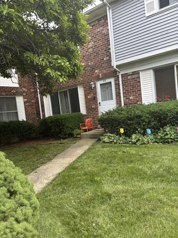 111 Greentree Ct, Bolingbrook, IL 60440