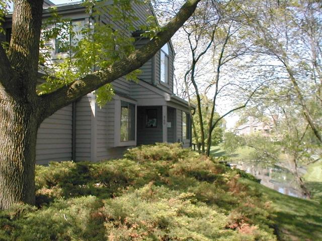 960 Shoreline Rd #897, Lake Barrington, IL 60010