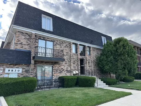9830 Sayre Ave #13, Chicago Ridge, IL 60415