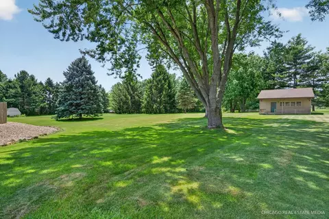 Exterior - 10062 Jesters Row, Roscoe, IL 61073 photo 5 of 13