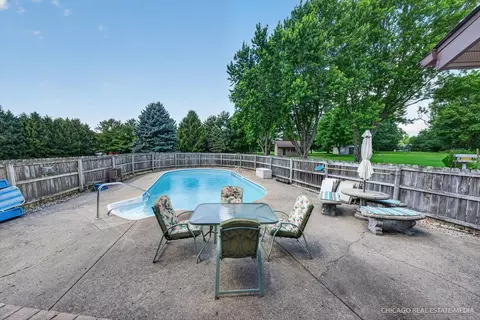 Exterior - 10062 Jesters Row, Roscoe, IL 61073 photo 9 of 13