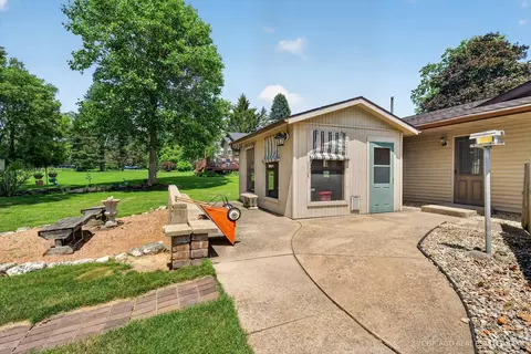 Exterior - 10062 Jesters Row, Roscoe, IL 61073 photo 10 of 13