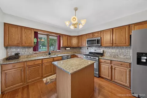 Kitchen - 10062 Jesters Row, Roscoe, IL 61073 photo 2 of 3