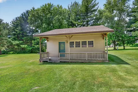 Exterior - 10062 Jesters Row, Roscoe, IL 61073 photo 12 of 13
