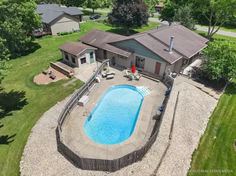 Exterior - 10062 Jesters Row, Roscoe, IL 61073 photo 13 of 13