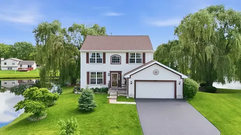 4003 Boone Creek Cir, Mchenry, IL 60050