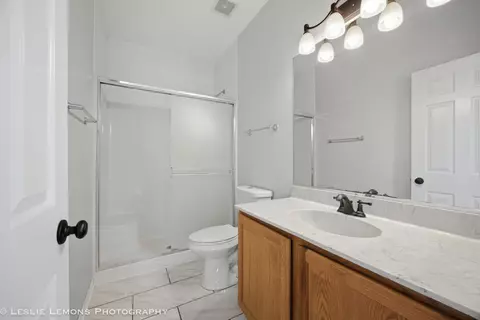 Bath - Undisclosed, Aurora, IL 60502 photo 1 of 2