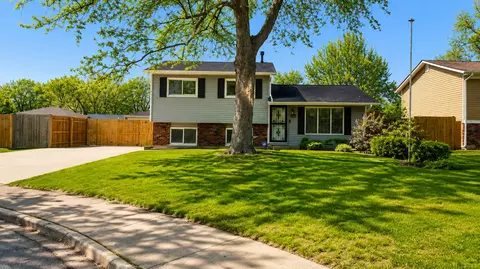 117 Galewood Dr, Bolingbrook, IL 60440