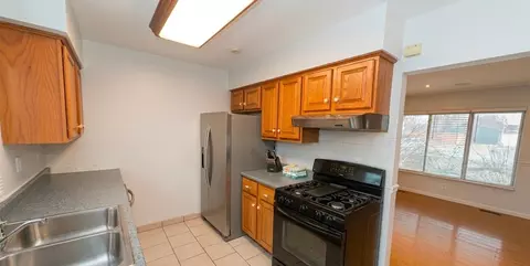Kitchen - 117 Galewood Dr, Bolingbrook, IL 60440 photo 2 of 2