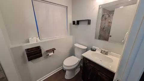 Bath - 117 Galewood Dr, Bolingbrook, IL 60440 photo 5 of 7
