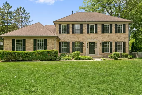 600 Brookstone Rd, Grayslake, IL 60030