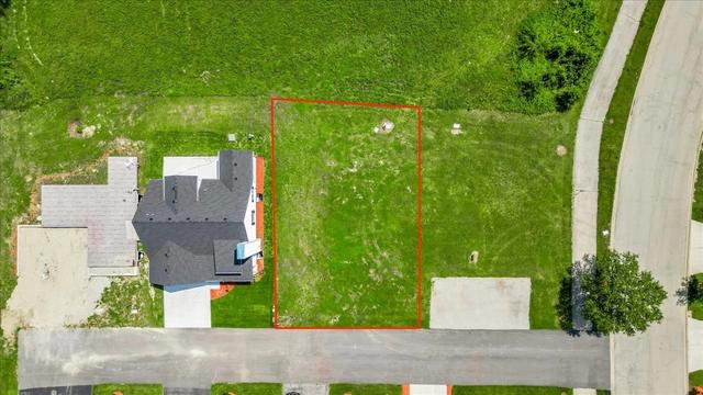 2076 Waters Edge Dr, Minooka, IL 60447