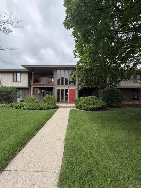 801 Garden Cir #6, Streamwood, IL 60107