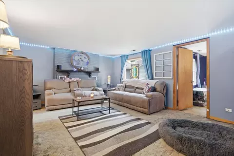 Living - 28616 W Benjamin Ave, Spring Grove, IL 60081 photo 2 of 3