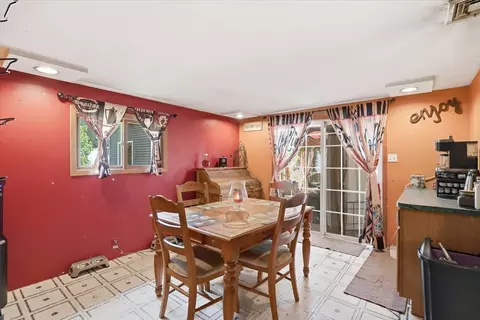 Dining - 28616 W Benjamin Ave, Spring Grove, IL 60081 photo 1 of 2