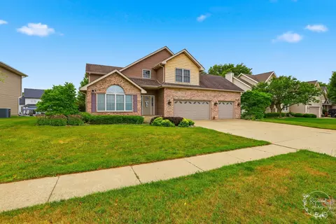 529 Hollyberry Ln, Bourbonnais, IL 60914