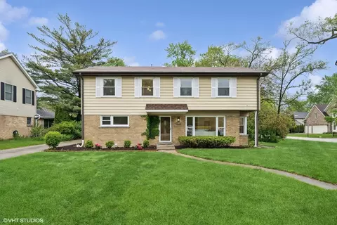2272 Asbury Rd, Northbrook, IL 60062