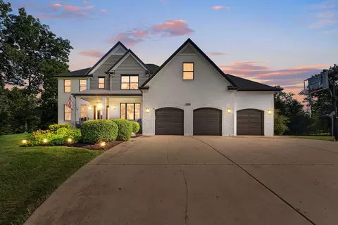 720 Saddle Rdg, Crystal Lake, IL 60012