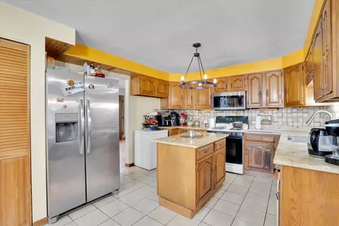 Kitchen - 8949 Olympic Dr, Bridgeview, IL 60455 photo 3 of 3