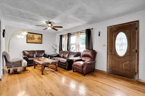 Entry Way - 8949 Olympic Dr, Bridgeview, IL 60455 photo 1 of 2