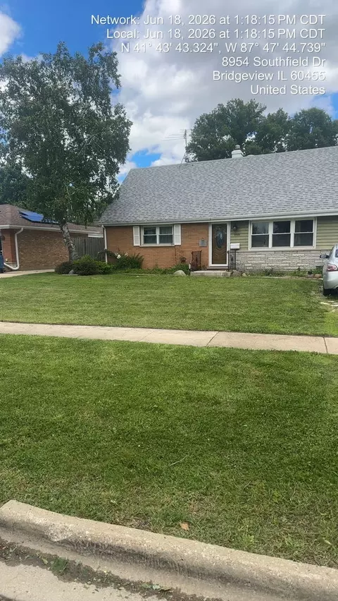 8949 Olympic Dr, Bridgeview, IL 60455