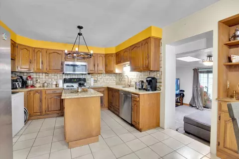 Kitchen - 8949 Olympic Dr, Bridgeview, IL 60455 photo 2 of 3