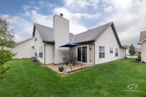 Exterior - 21017 W Hazelnut Ln, Plainfield, IL 60544 photo 4 of 10