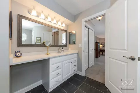 Bath - 21017 W Hazelnut Ln, Plainfield, IL 60544 photo 3 of 6