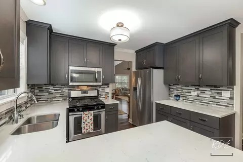 Kitchen - 21017 W Hazelnut Ln, Plainfield, IL 60544 photo 4 of 6