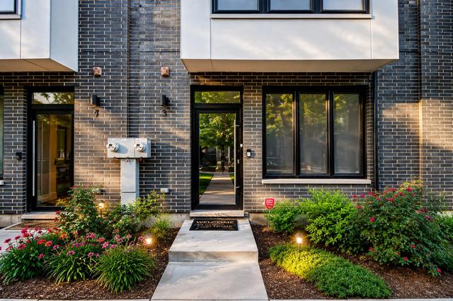 525 N Bishop St #3, Chicago, IL 60642