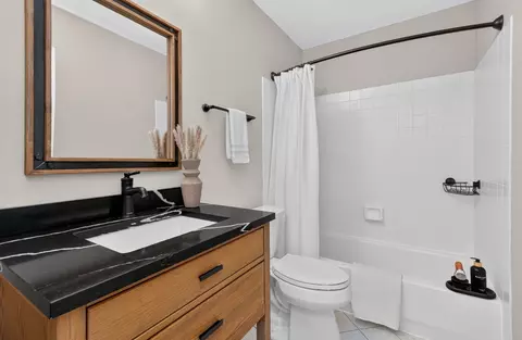 Bath - 999 Willow St, Itasca, IL 60143 photo 4 of 5